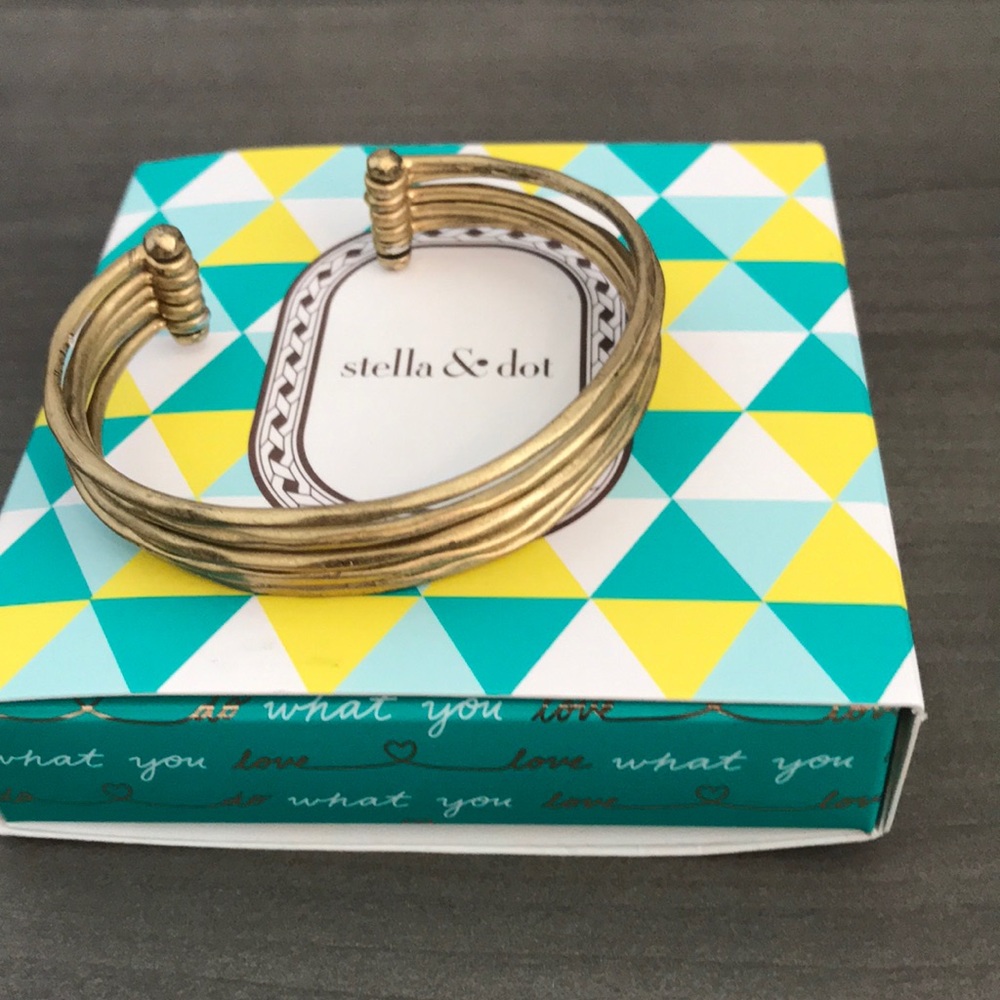 Stella & Dot Gold Quinn Cuff Bracelet